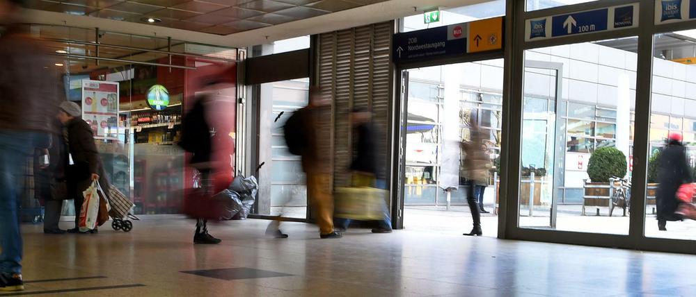 Der Tatort. Hier im Hauptbahnhof von Hannover griff im Februar dieses Jahres die damals 15-Jährige den Polizisten mit einem Messer an. 