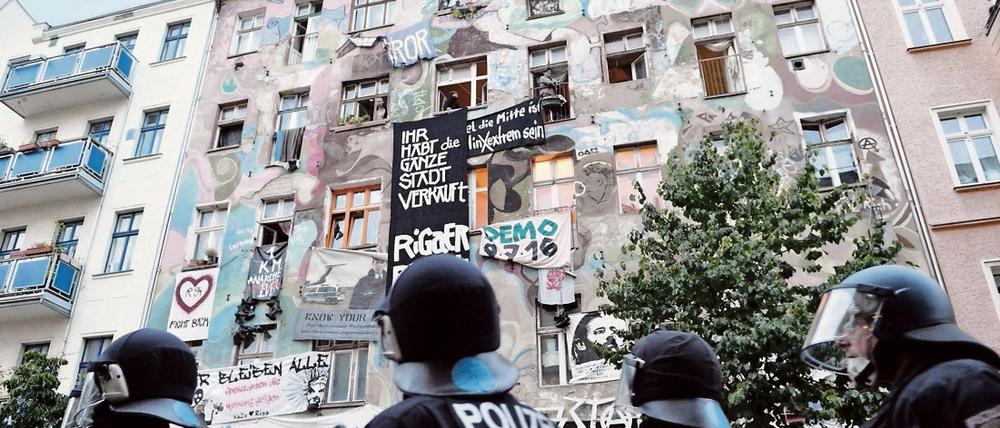 Ob ein Schlichter bei dem Streit um die Rigaer Straße helfen kann?