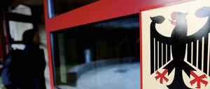 Beim Verfassungsschutz wurden Handys, Sim-Karten und andere Materialien "Corellis" entdeckt.