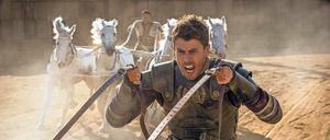 Messala Severus (Toby Kebbel,vorn) beim Wagenrennen mit Judah Ben-Hur (Jack Huston).