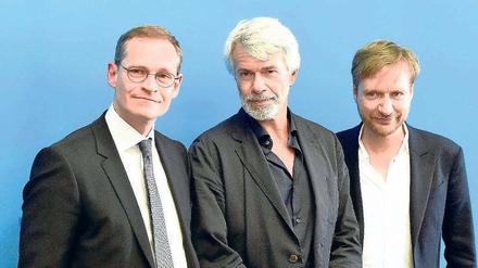Stolz auf die Stadt. Der Regierende Bürgermeister Michael Müller, Chris Dercon, designierter Intendant der Volksbühne, und Kulturstaatssekretär Tim Renner.