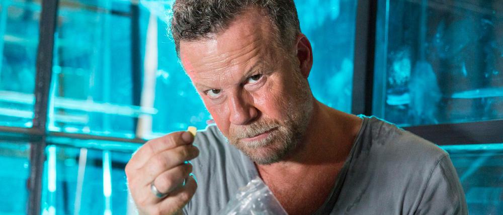 Ecstasy, Ritalin, K.o.-Tropfen - RTL-Reporter Jenke von Wilmsdorff probiert aus, was Drogen aus ihm machen.