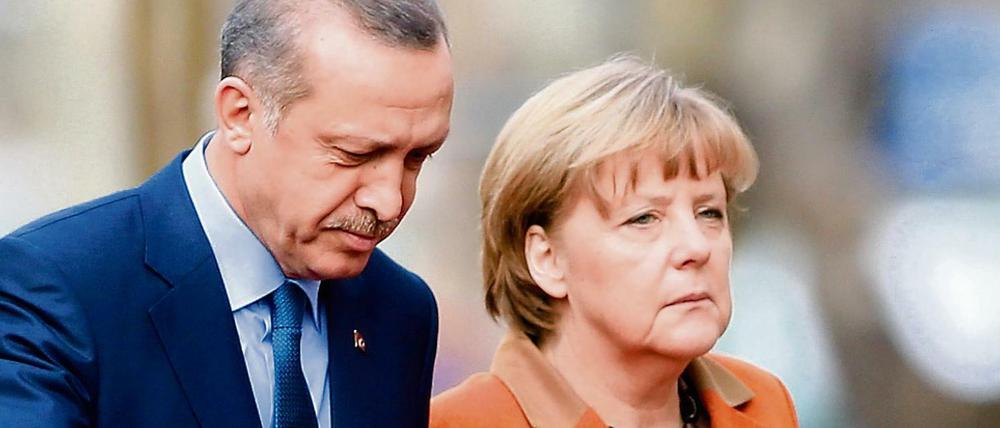 Den Vortritt lassen? Bundeskanzlerin Angela Merkel (CDU) und der türkische Präsident Recep Tayyip Erdogan.