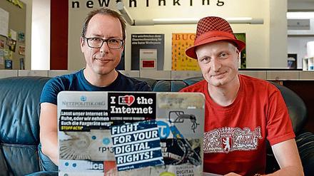 Die Blogger Markus Beckedahl (l.) und Andre Meister von "netzpolitik". Gegen sie wurde wegen des Verdachts des Landesverrats ermittelt.