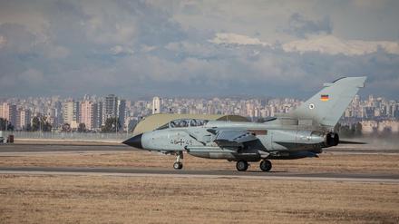 Ein Tornado der Bundeswehr beim Start auf der Luftwaffenbasis Incirlik.