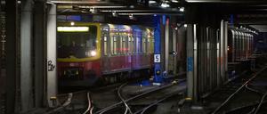 In Richtung Friedrichstraße gibt's schon einen S-Bahn-Tunnel vom Potsdamer Platz aus. In Richtung Nordring soll es eines Tages auch einen geben.