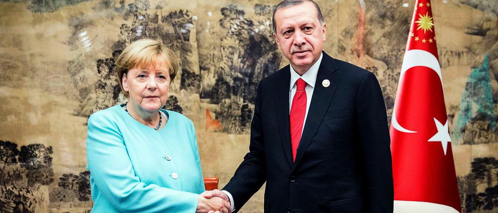 Zum Beginn des G20-Gipfels sprach Kanzlerin Merkel mit dem türkischen Präsidenten Erdogan.
