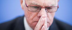 Als "Volksverschwender" stand Bundestagspräsident Lammert am Pranger der Boulevardmedien. Auch er gehörte zu den Füller-Käufern.