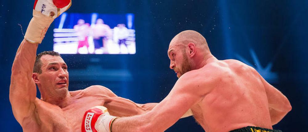 Kämpfen sie wirklich noch einmal? Tyson Fury (r.) und Wladimir Klitschko wollen es am 29. Oktober zumindest versuchen.