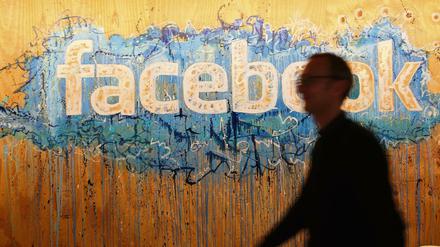 Was wird gelöscht, welche Kommentare lässt Facebook stehen? Die Beispiele, die Jurist Steinhöfel für seine "Wall of Shame" gesammelt hat, zeugen im besten Fall von Unentschlossenheit. 