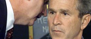 Das ist der Moment, in dem George W. Bush am 11. September 2001 von seinem Büroleiter Andrew Card über die Terrorangriffe informiert wurde. 