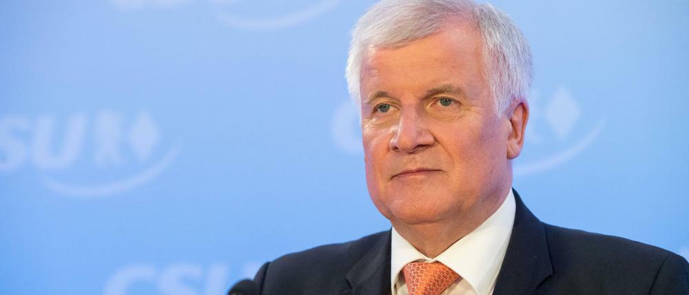 Immer für eine Überraschung gut: CSU-Chef Horst Seehofer plant die Zusammenlegung von ARD und ZDF.