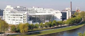Reif für die Fertigung. Am Fraunhofer-Institut für Produktionsanlagen und Konstruktionstechnik (IPK) in Moabit bereitet man sich auf die Gründung eines Batterie-Start- Ups vor. 