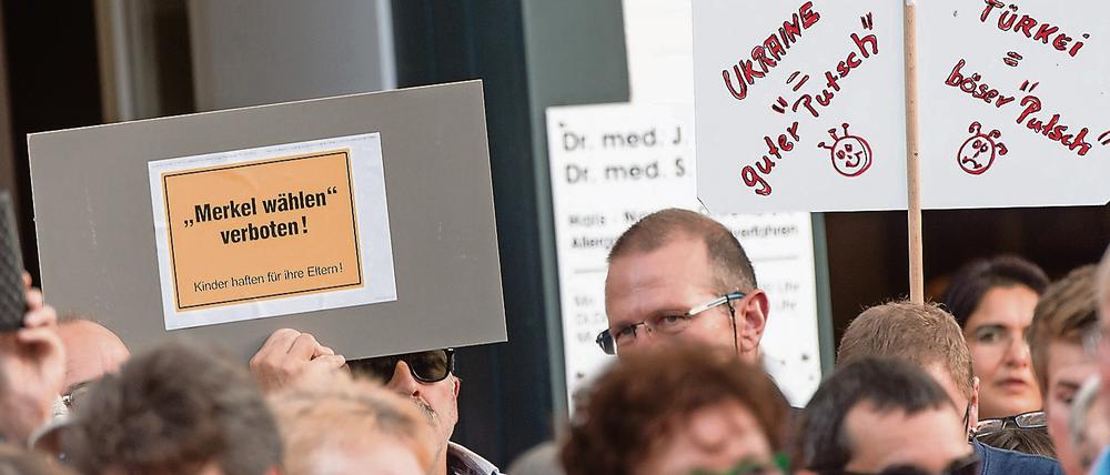 Nicht Bauvorhaben, Müllabfuhr, Kitaplätze, Schul- und Schwimmbadschließungen prägen den niedersächsischen Kommunalwahlkampf, sondern eher auf globale Probleme und Gefühle.