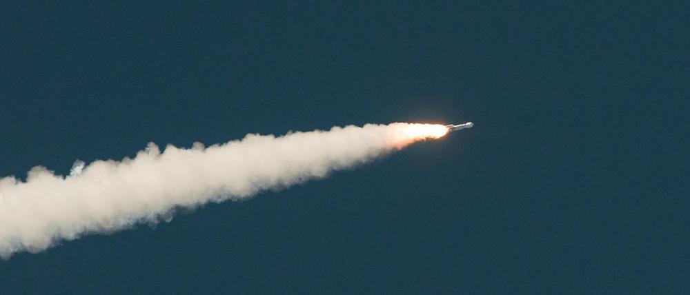 Auf geht's. An der Spitze einer "Atlas"-Rakete fliegt die Sonde "Osiris-Rex" ins All. In zwei Jahren soll sie den Asteroiden Bennu erreichen.