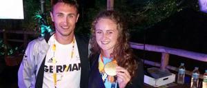 PZ-Reporterin Hannah Hofer mit Goldmedaillengewinner Martin Schulz.