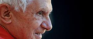 Papst Benedikt XVI. kritisiert in einem neuen Buch die katholische Kirche in Deutschland.