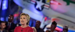 Hillary Clinton beantwortet Fragen zur Sicherheitspolitik