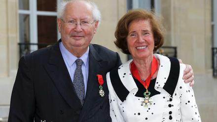 Nazi-Jäger Beate und Serge Klarsfeld im Elysee Palast in Paris, wo ihnen 2014 der Orden der Ehrenlegion verliehen wurde. 