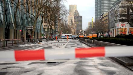 Die Berliner Tauentzienstraße nach einem fatalen illegalen Autorennen