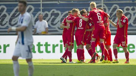 Unions Spieler konnten gegen den KSC oft jubeln.