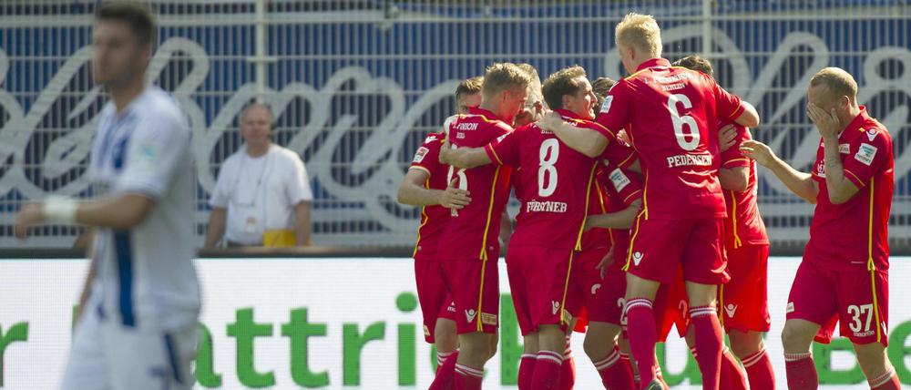 Unions Spieler konnten gegen den KSC oft jubeln.