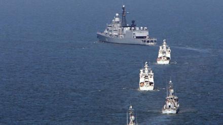 Marineschiffe auf dem Weg ins Mittelmeer. 