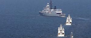 Marineschiffe auf dem Weg ins Mittelmeer. 