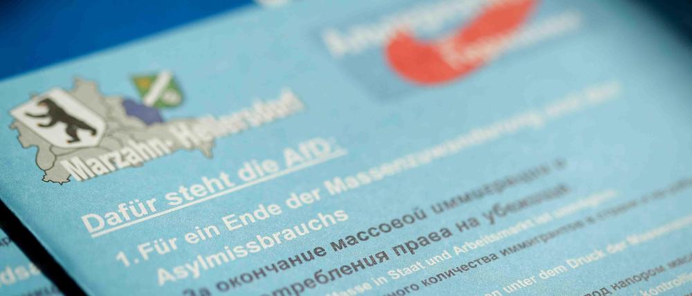 Eine Wahlkampfbroschüre der Alternative für Deutschland (AFD) für die Abgeordnetenhauswahl in den Sprachen deutsch und russisch, aufgenommen am 29.08.2016 in Berlin.