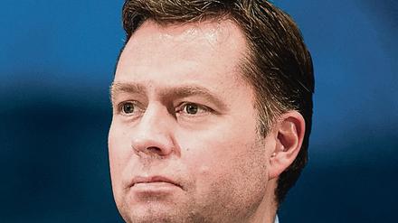Der innenpolitische Sprecher der Unions-Fraktion Stephan Mayer (CSU) fordert eine umfassende Sicherheitsüberprüfung aller nach Deutschland gekommenen Flüchtlinge. 