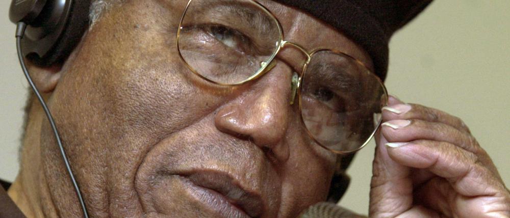Der nigerianische Schriftsteller Chinua Achebe starb 2013 in den USA. Er gilt noch heute als Vaterfigur der modernen, afrikanischen Literatur.