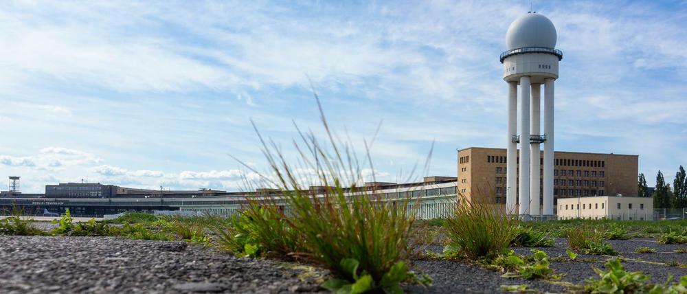 Das Tempelhofer Feld und der ehemalige Flughafen.