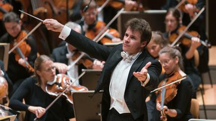 Jakub Hrůša am Sonntag in der Berliner Philharmonie.