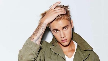 Baby, baby, baby, oh. Der kanadische Pop-Export Justin Bieber tritt in Friedrichshain auf - und übt schon mal sein James-Dean-Gesicht.