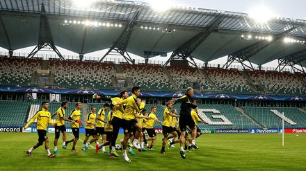 Die BVB-Profis erwartet in Warschau eine ähnlich hitzige Atmosphäre wie am Samstag in Leipzig.