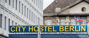 Das City Hostel Berlin, aufgenommen neben dem Sitz der Botschaft Nordkoreas am 10.05.2017 in Berlin.