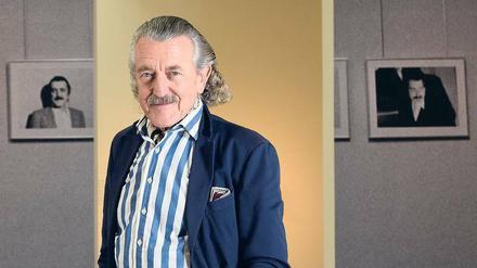 Nicht ohne seinen Schnauzer. Dieter Meier, 71, hat schon viel ausprobiert. Noch bis Ende Oktober sind seine Werke in einer Ausstellung in Berlin zu sehen.