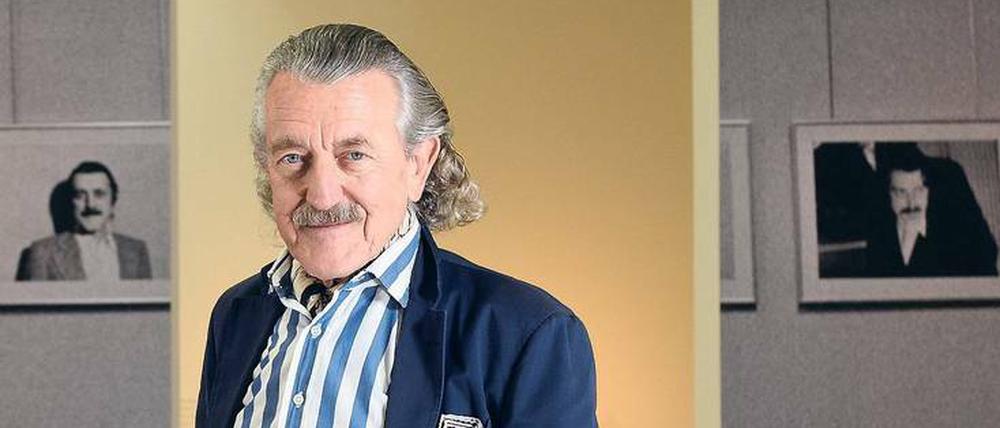 Nicht ohne seinen Schnauzer. Dieter Meier, 71, hat schon viel ausprobiert. Noch bis Ende Oktober sind seine Werke in einer Ausstellung in Berlin zu sehen.