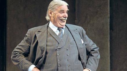 Mit „Toni Erdmann“-Gebiss. Peter Simonischek in Carlo Goldonis „Der Diener zweier Herren“ an der Wiener Burg.