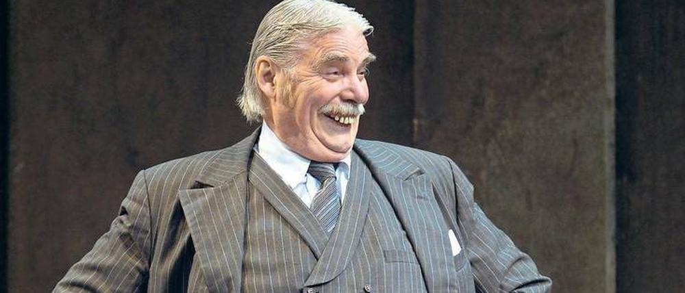 Mit „Toni Erdmann“-Gebiss. Peter Simonischek in Carlo Goldonis „Der Diener zweier Herren“ an der Wiener Burg.
