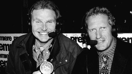 Sportkommentator Günter-Peter Ploog, hier mit Eishockey-Trainer Hans Zach, ist mit 68 Jahren verstorben.