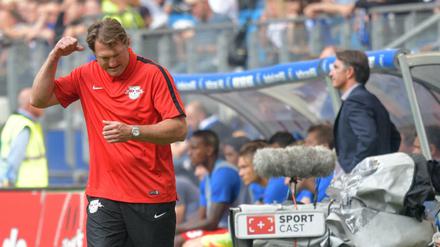 Leipzigs Trainer Ralph Hasenhüttl ballt die Faust.