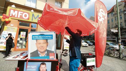 Viel Aufwand, wenig Ertrag. Und trotzdem geben Politiker wie Björn Eggert den Straßenwahlkampf nicht auf.