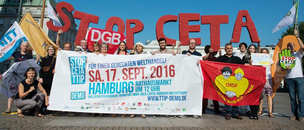 Aktion im Vorfeld der Demonstration gegen Ceta und TTIP am Samstag.