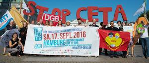 Aktion im Vorfeld der Demonstration gegen Ceta und TTIP am Samstag.