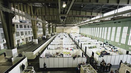 Flüchtlingsunterkunft im Hangar auf dem Tempelhofer Feld. Immer mehr Flüchtlinge kehren in ihre Heimatländer zurück.