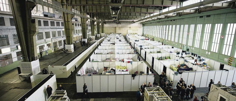 Flüchtlingsunterkunft im Hangar auf dem Tempelhofer Feld. Immer mehr Flüchtlinge kehren in ihre Heimatländer zurück.