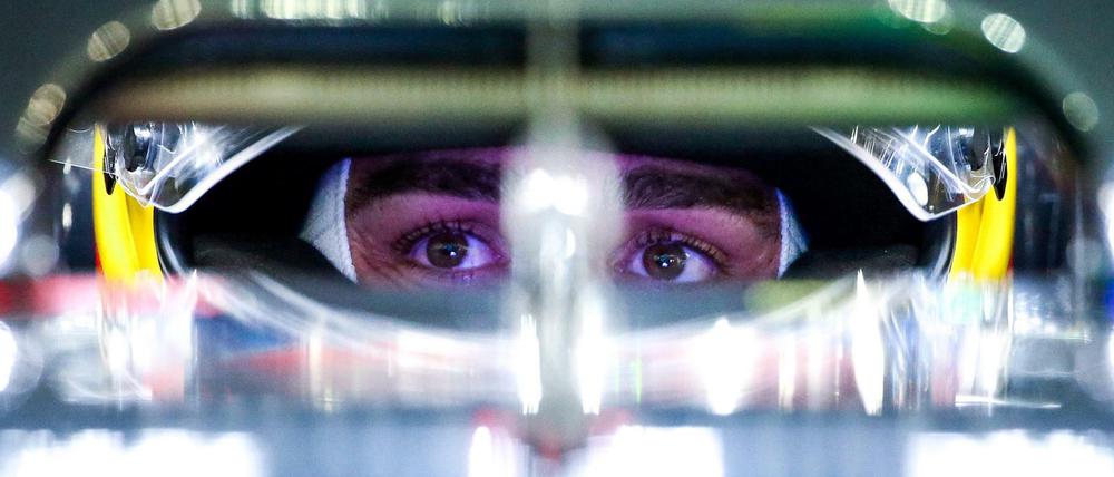 Fernando Alonso, 35, fährt seit 2001 in der Formel 1. Zweimal wurde der Spanier seitdem Weltmeister: 2005 und 2006 im Renault. Derzeit steht er bei McLaren-Honda unter Vertrag.
