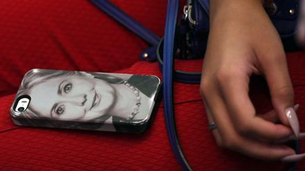 Fit für das Weiße Haus? Hillary Clinton auf der Handy-Hülle einer Anhängerin 