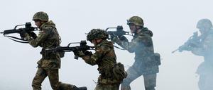 Soll die Bundeswehr bei Terrorlagen im Inland eingesetzt werden? Soldaten bei einer Übung